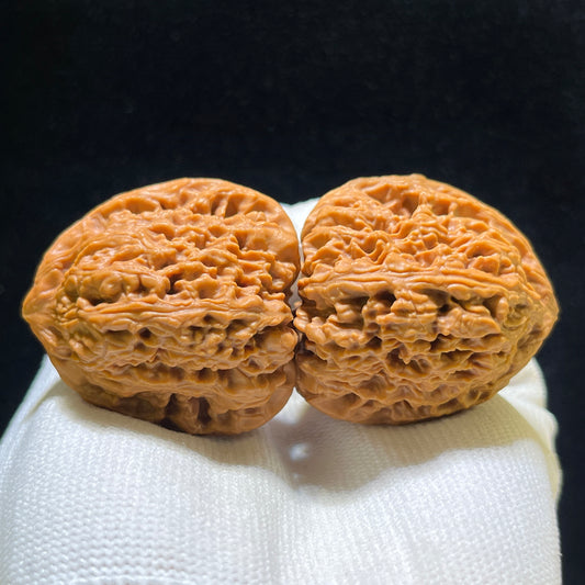 "Triangular Nanjiangshi" Sanjiao Nanjiangshi NJS-1115 Classic Wenwan Walnuts Pair | 36.0mm x 36.0mm | NJS-1115