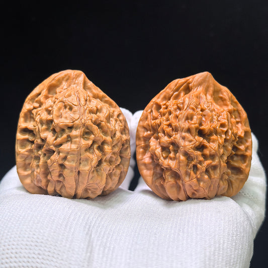 麒麟紋 坐山雕 文玩核桃 對 | 43.0mm x 42.0mm | QLWZSD-CG217E