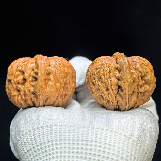 "Pinggu Yuanbao" Pinggu Yuanbao Classic Low-Profile Wenwan Walnuts Pair | 39.0mm x 41.0mm | PGYB-1505C