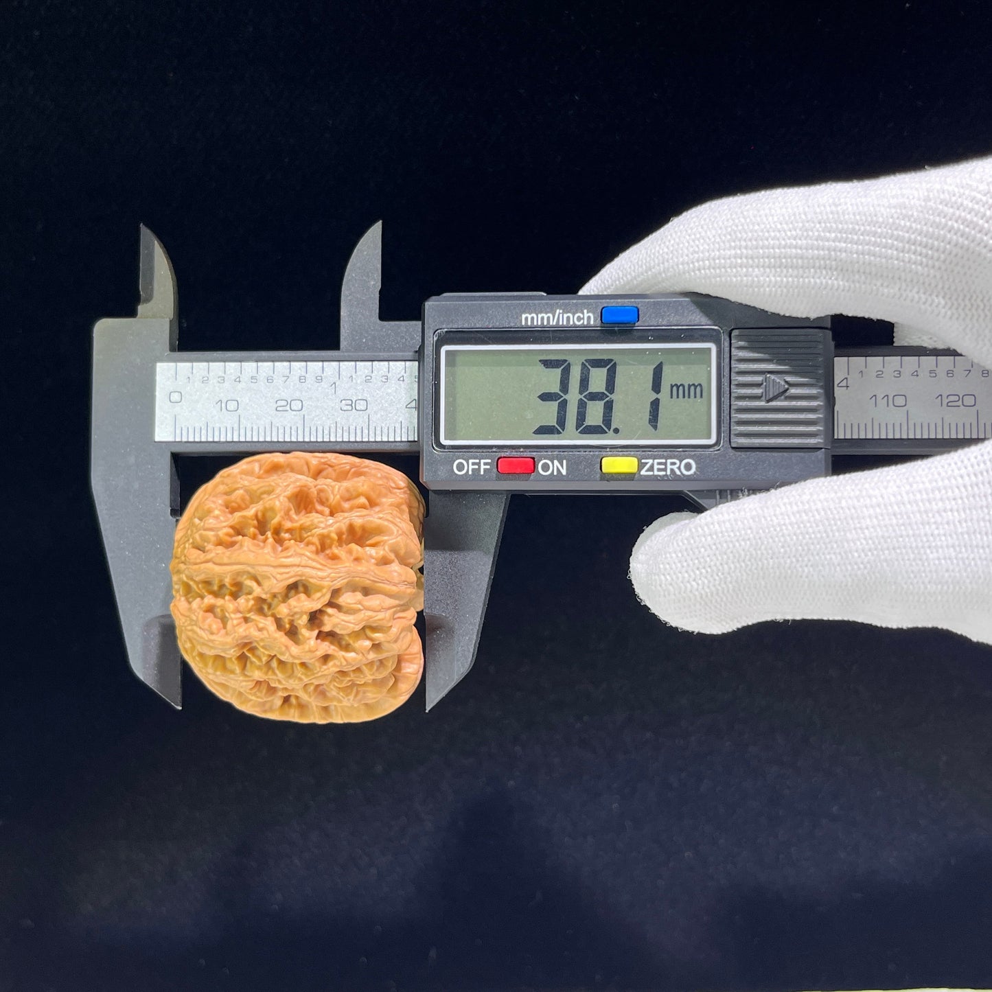 Das ausgewogene Riesenpaar „Dicker Grat“ (Cu Jin) | 41,0 mm x 41,0 mm | CJ-801