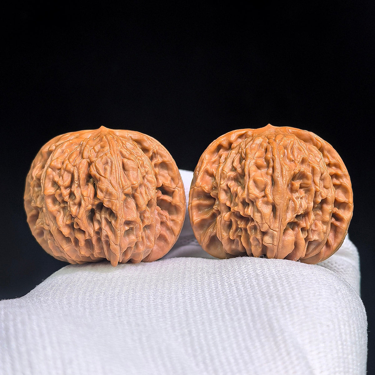 Mopan Wenwan Walnuts Pair | Compact Rounded Form | 39.0mm × 35.0mm | MP-1004 - ThePatinaProject
