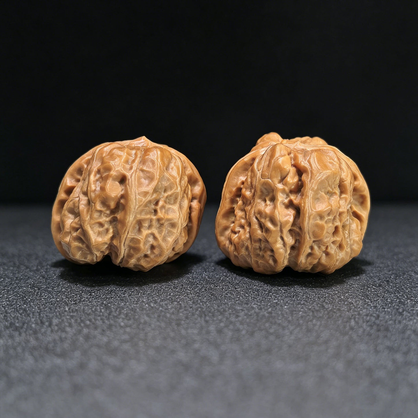 "Toad Head Crippled Foot" Hama Tou Tiancan Jiao W-1407 Low-Profile Wenwan Walnuts Pair | 38.0mm x 41.0mm | W-1407