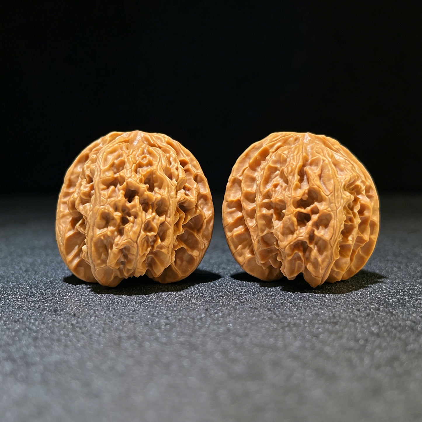 "Apple Orchard Lionhead" Pingguoyuan PGY-1107 Low-Profile Wenwan Walnuts Pair | 39.0mm x 37.0mm | PGY-1107