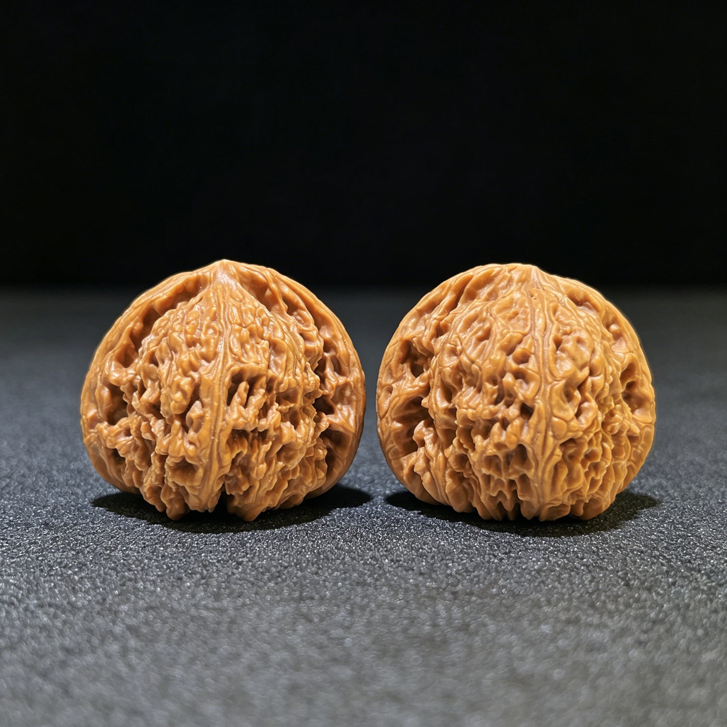 "Nanjiangshi" Nanjiangshi Wenwan Walnuts (Pair) | 43.0mm x 43.0mm | Stock ID: NJS-1107