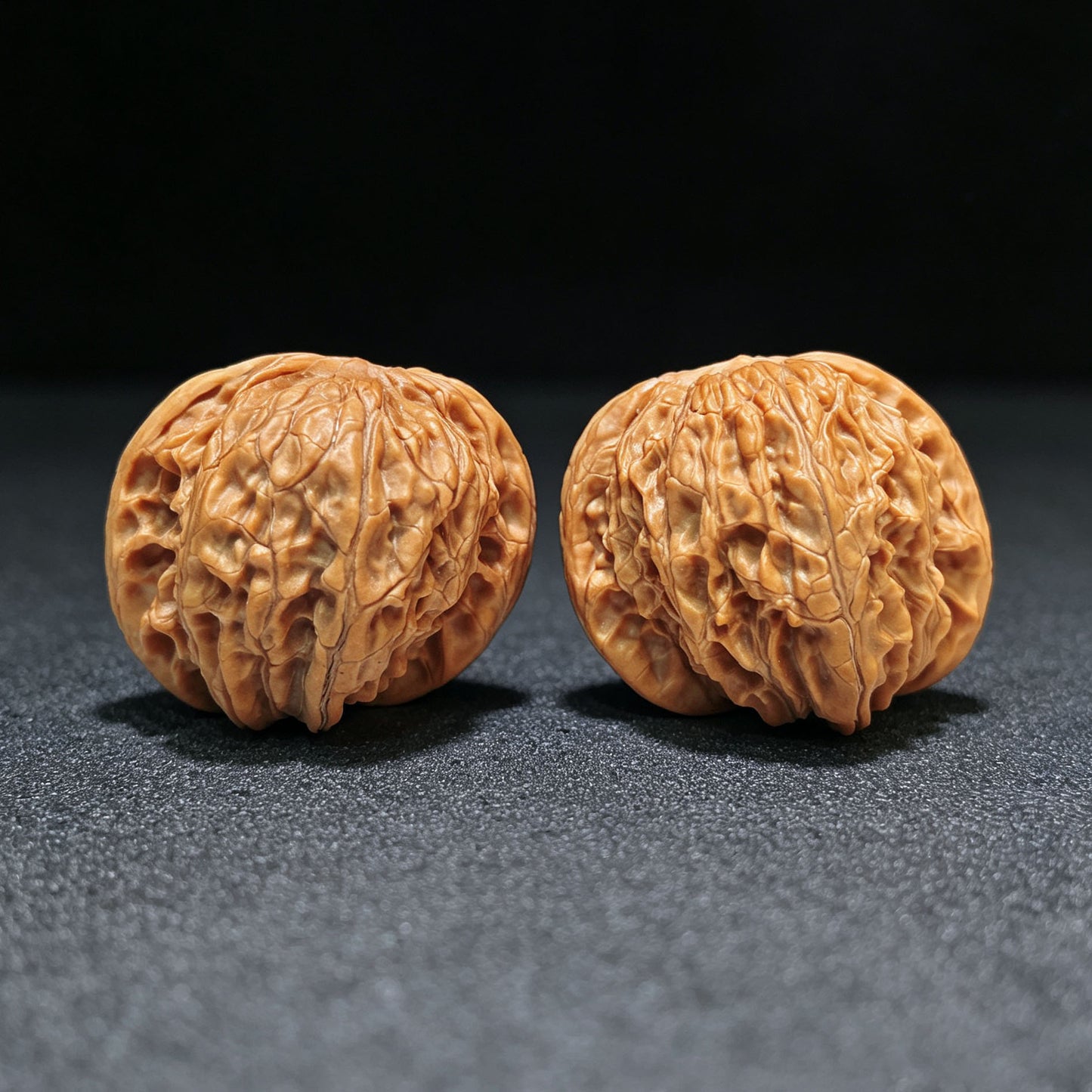 "Wild Millstone Angel Wings" Ye Mopan Tianshi Zhiyi Wenwan Walnuts (Pair) | 40.0mm x 40.0mm | Stock ID: YMPTSZY-1401