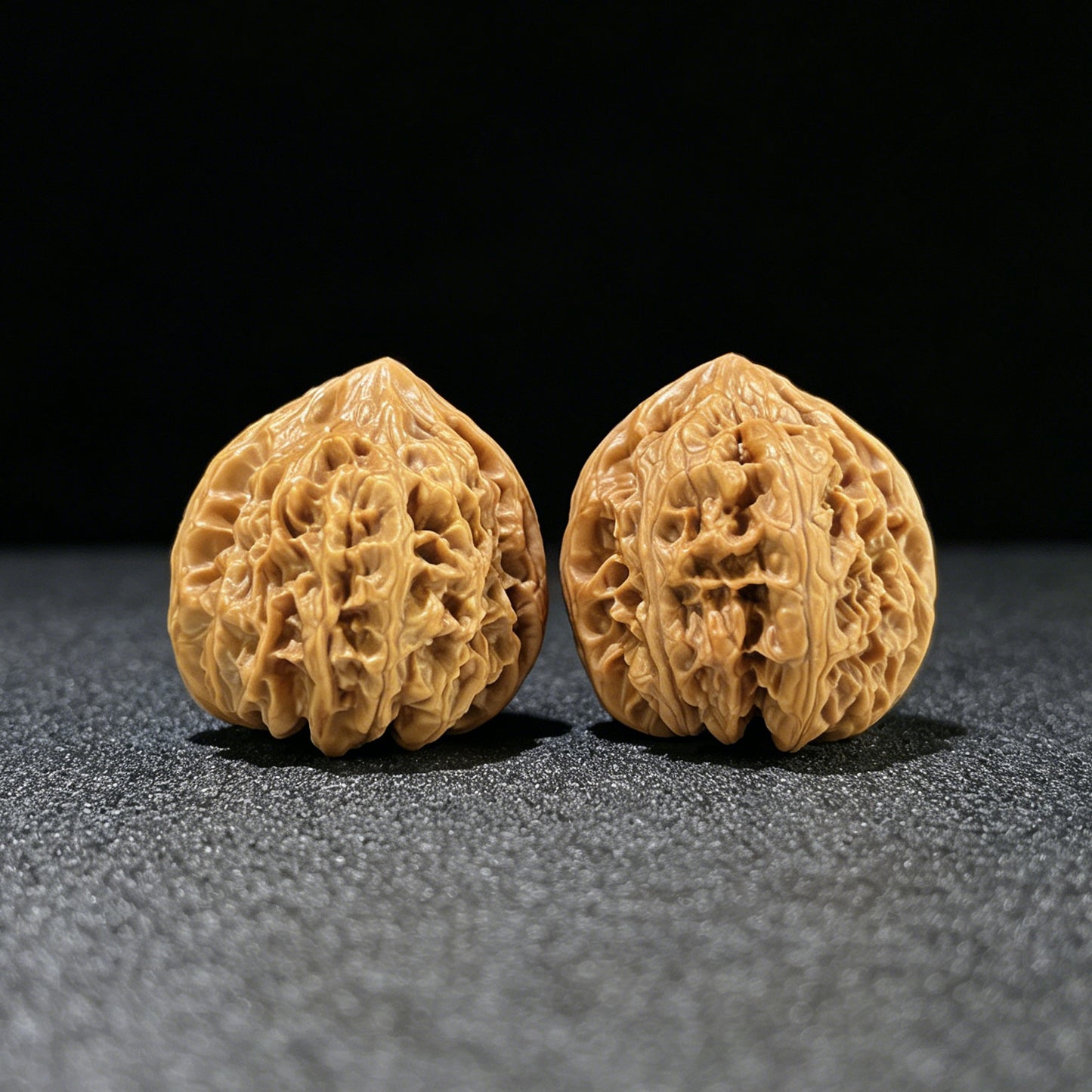 The "Wild Ox" (Ye Niu) Flawless Balanced Pair | 39.0mm x 39.0mm | YN-803