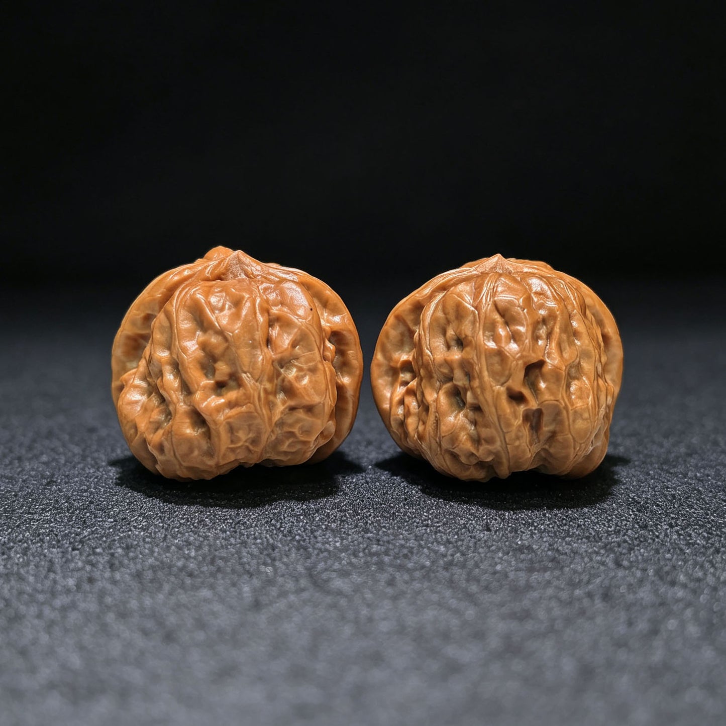 "King Toad" Wangchan W-1108 Hand-Spin Pocket Wenwan Walnuts Pair | 34.0mm x 36.0mm | W-1108