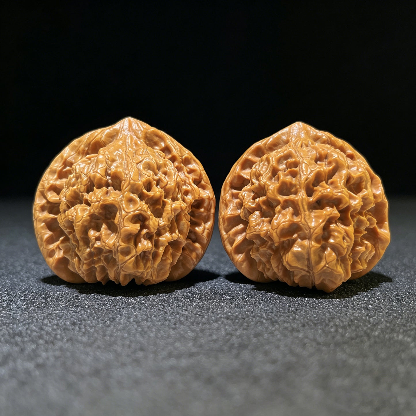 "Wang Yong Big Official Hat" Wang Yong Da Guanmao Wenwan Walnuts Pair | 50.0mm x 44.0mm | DGM-1107