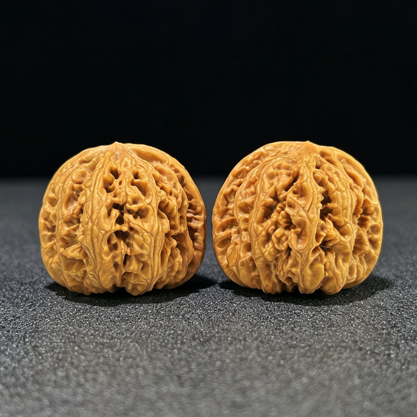 The "Bold-Ribbed Lion Head" (Cu Jin) Balanced Wide-Edge Pair | 42.0mm x 40.0mm | CJ-1001