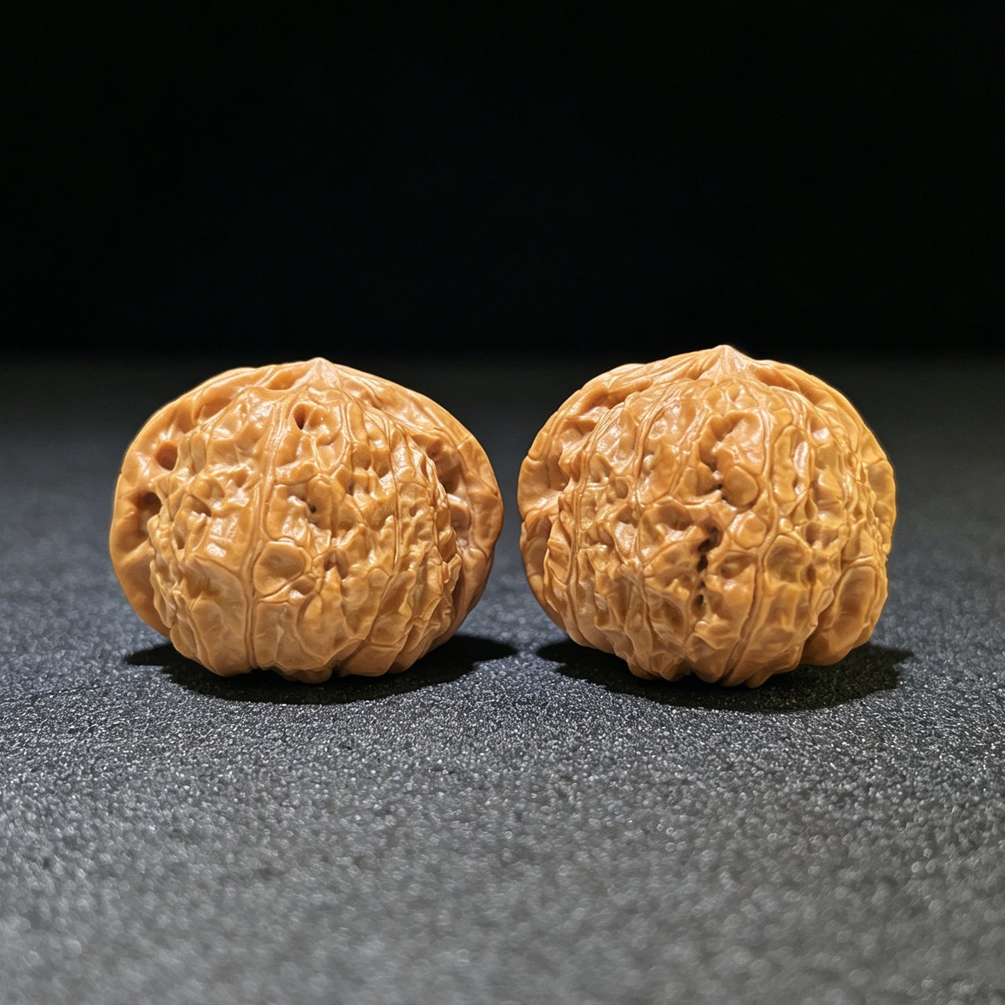 "Little Pumpkin Pier" Xiao Nanguadun Wenwan Walnuts (Pair) | 39.0mm x 41.0mm | Stock ID: NGD-1104