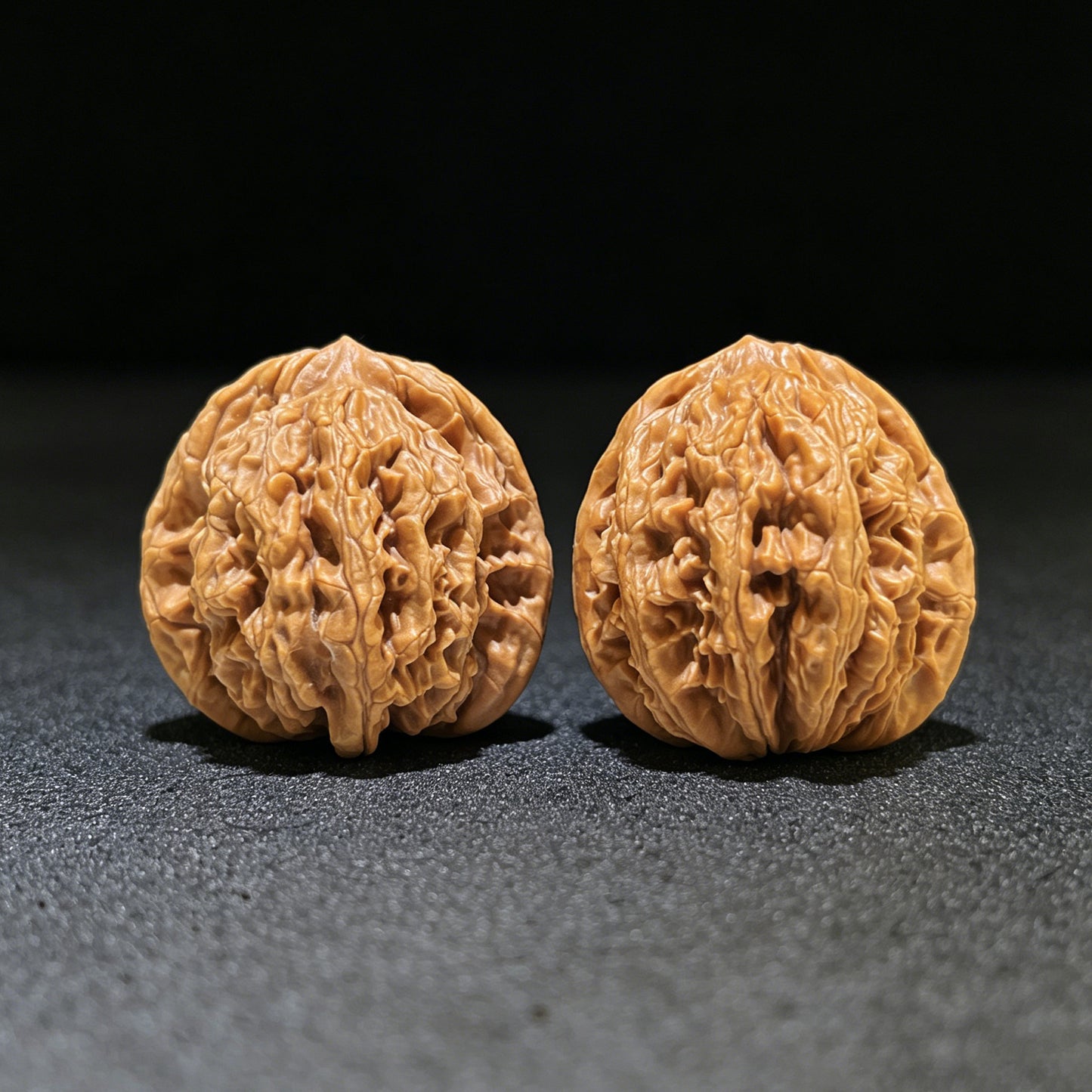 "Wheat Ear Tiger Head" Maisui Hutou Wenwan Walnuts Pair | 40.0mm x 39.0mm | MSHT-1102
