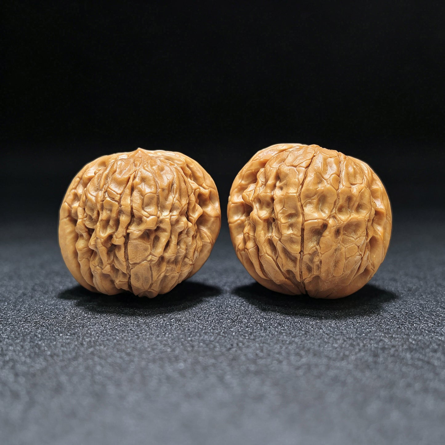 "Butterfly Oracle Bone Script" Hudie Jiaguwen HDJGW-1601 Low-Profile Wenwan Walnuts Pair | 40.0mm x 38.0mm | HDJGW-1601