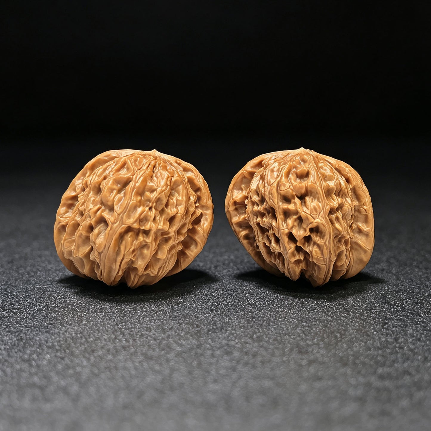 "White Lion Half-Wall" Baishizi Banbi Wenwan Walnuts Pair | 40.0mm x 41.0mm | BSJBB-C236E