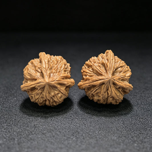 "Imperialer Jadesiegel Drei Rippen" Yuxi Sanleng Mehrrippige Wenwan Walnusspaar | 34,0 mm x 34,0 mm | YSSN-C224E