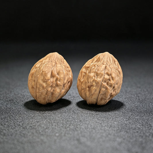 "Twin-Fruit Half-Wall Turtle Shell Grain" Guijiawen Tongguo Banbi Kucha GJW-SY1A0 Classic Wenwan Walnuts Pair | 31.0mm x 34.0mm | GJW-SY1A0