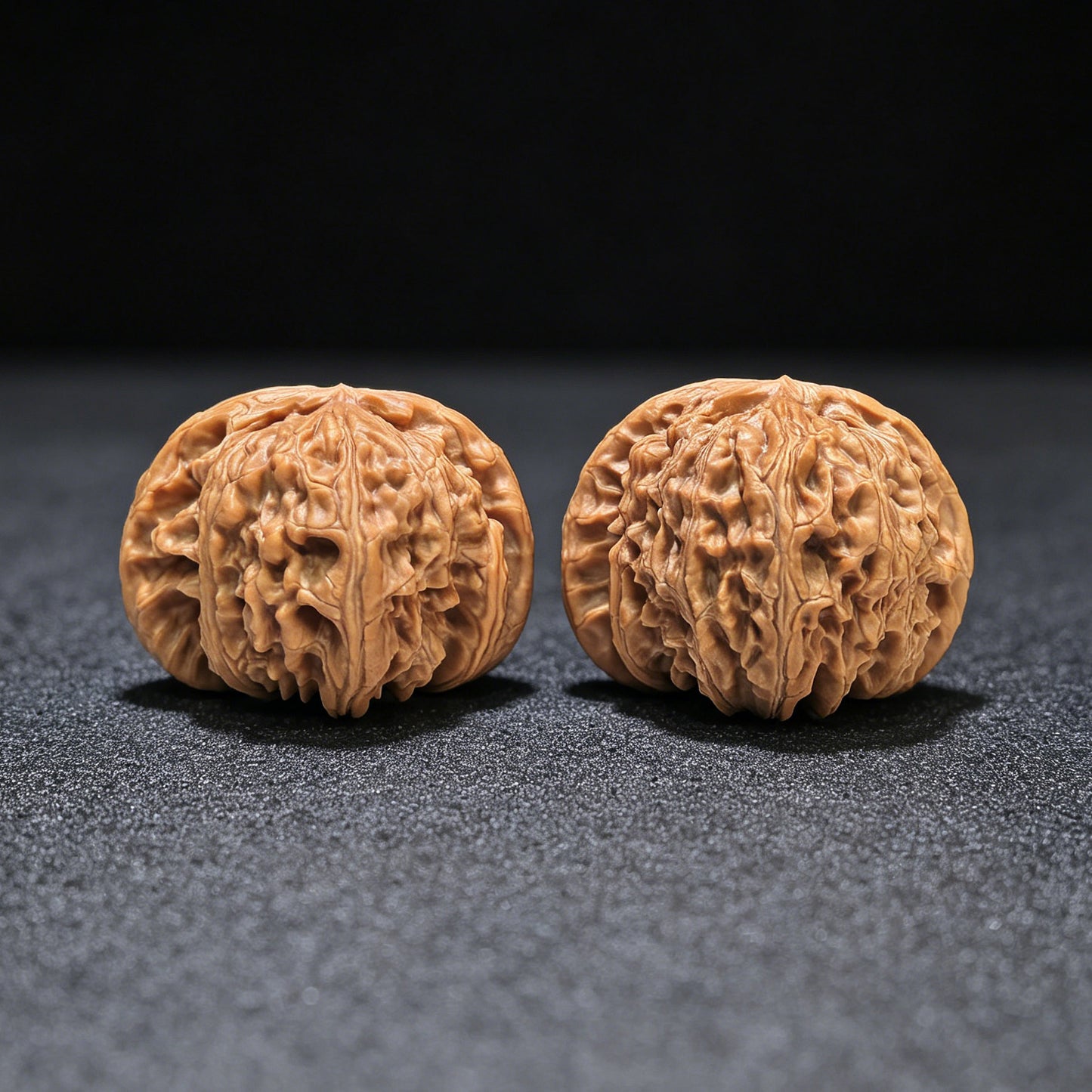 "White Lion Head" Bai Shishi Wenwan Walnuts Pair | 45.0mm x 43.0mm | BSJ-1552C