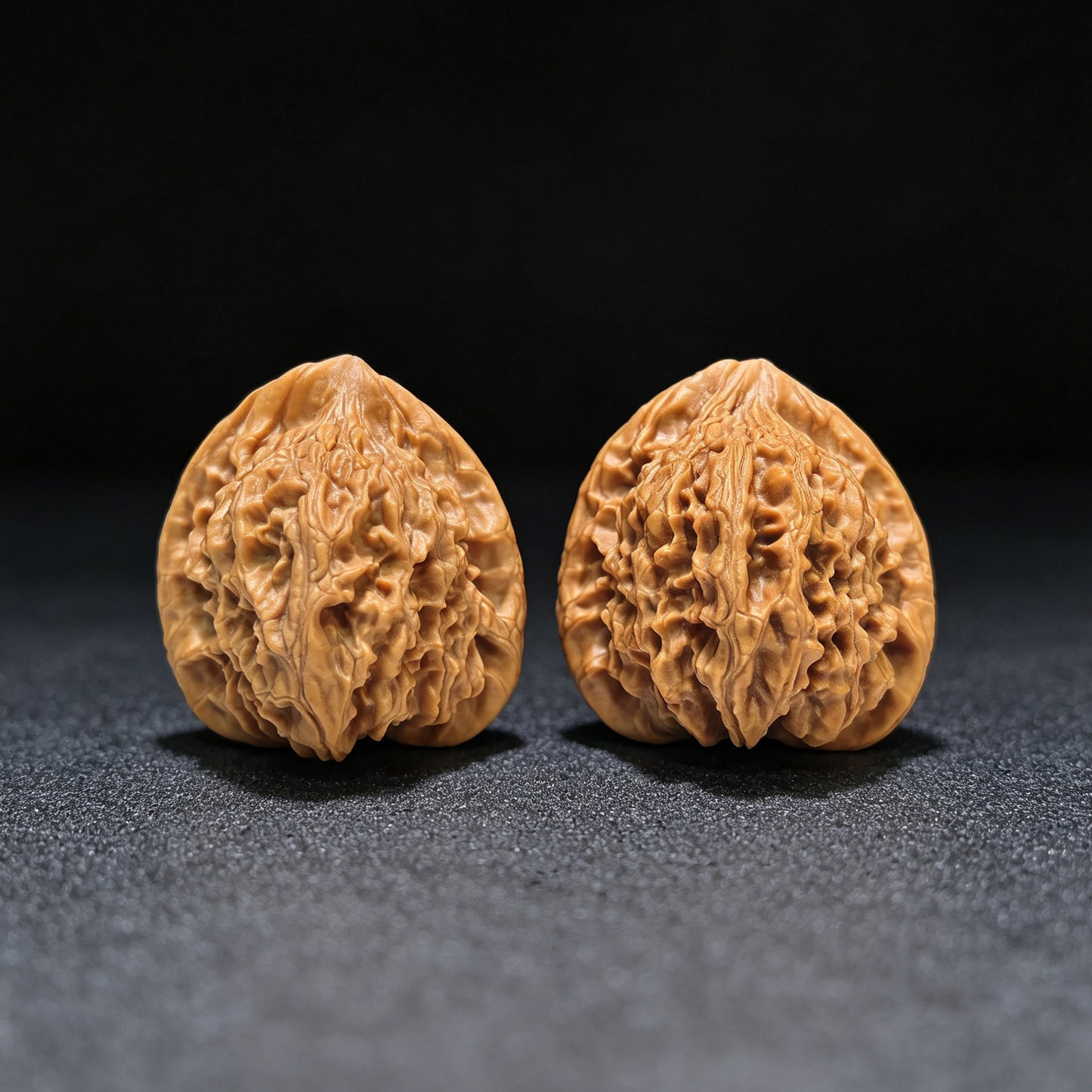 "Triangular Red Lionhead" Sanjiao Hongshizi SJHSZ-1601 Low-Profile Wenwan Walnuts Pair | 38.0mm x 37.0mm | SJHSZ-1601