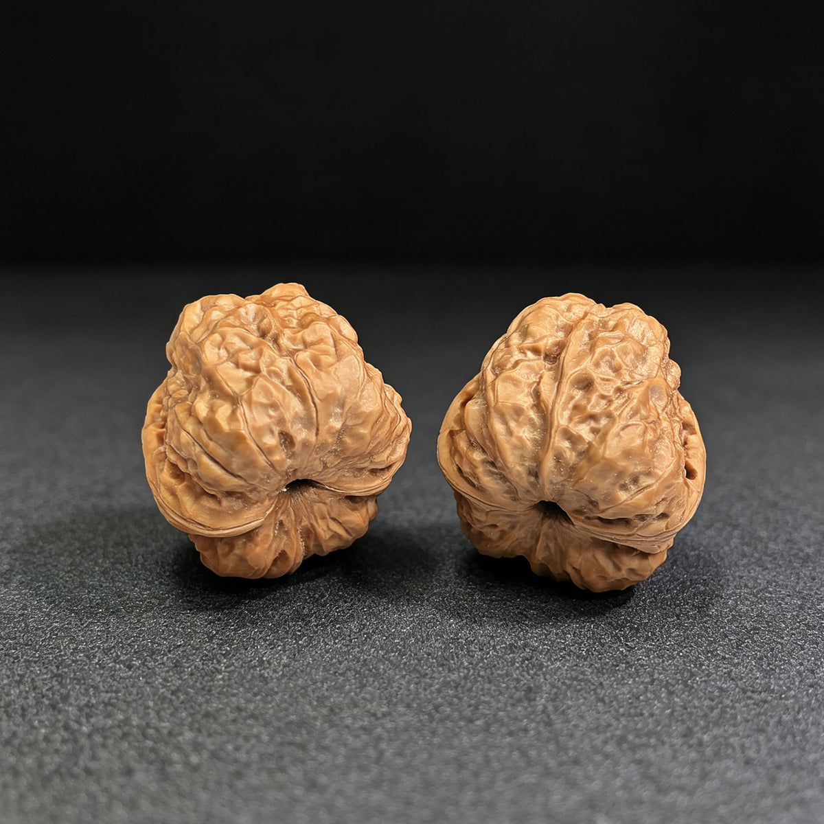 Compact Broad-Shouldered Toad Head Wenwan Walnut Pair | 35.0mm x 37.0mm | HMT-SY1H6
