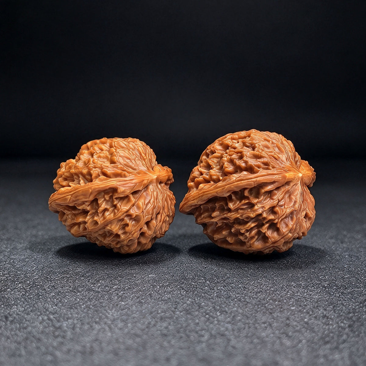 Pufferfish-Profile “White Lion Half-Wall” Wenwan Walnut Pair — 44.0mm x 41.0mm / 42.0mm x 39.0mm | BSZBB-1401E