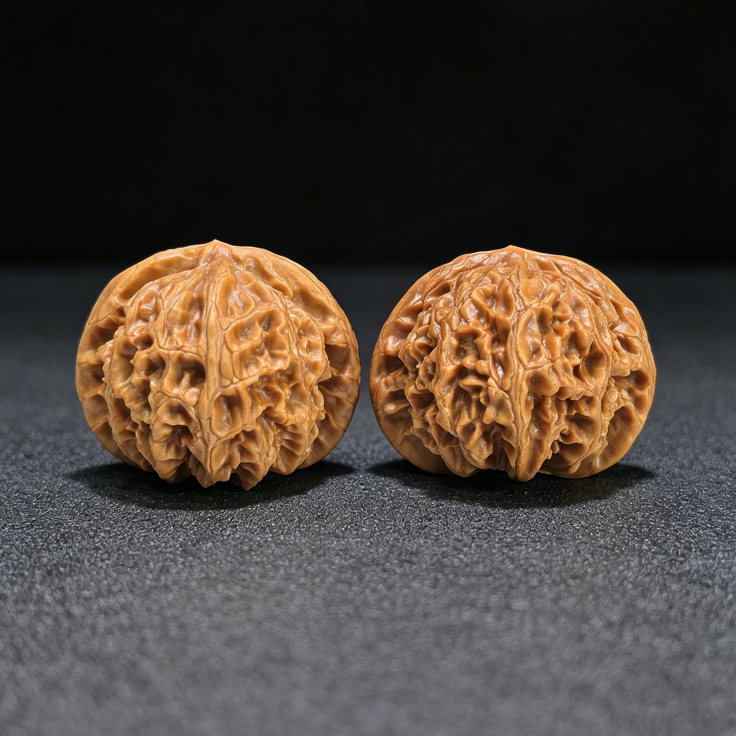 "Palace Lantern" Gongdeng Wenwan Walnuts Pair | 41.0mm x 38.0mm | GD-1404