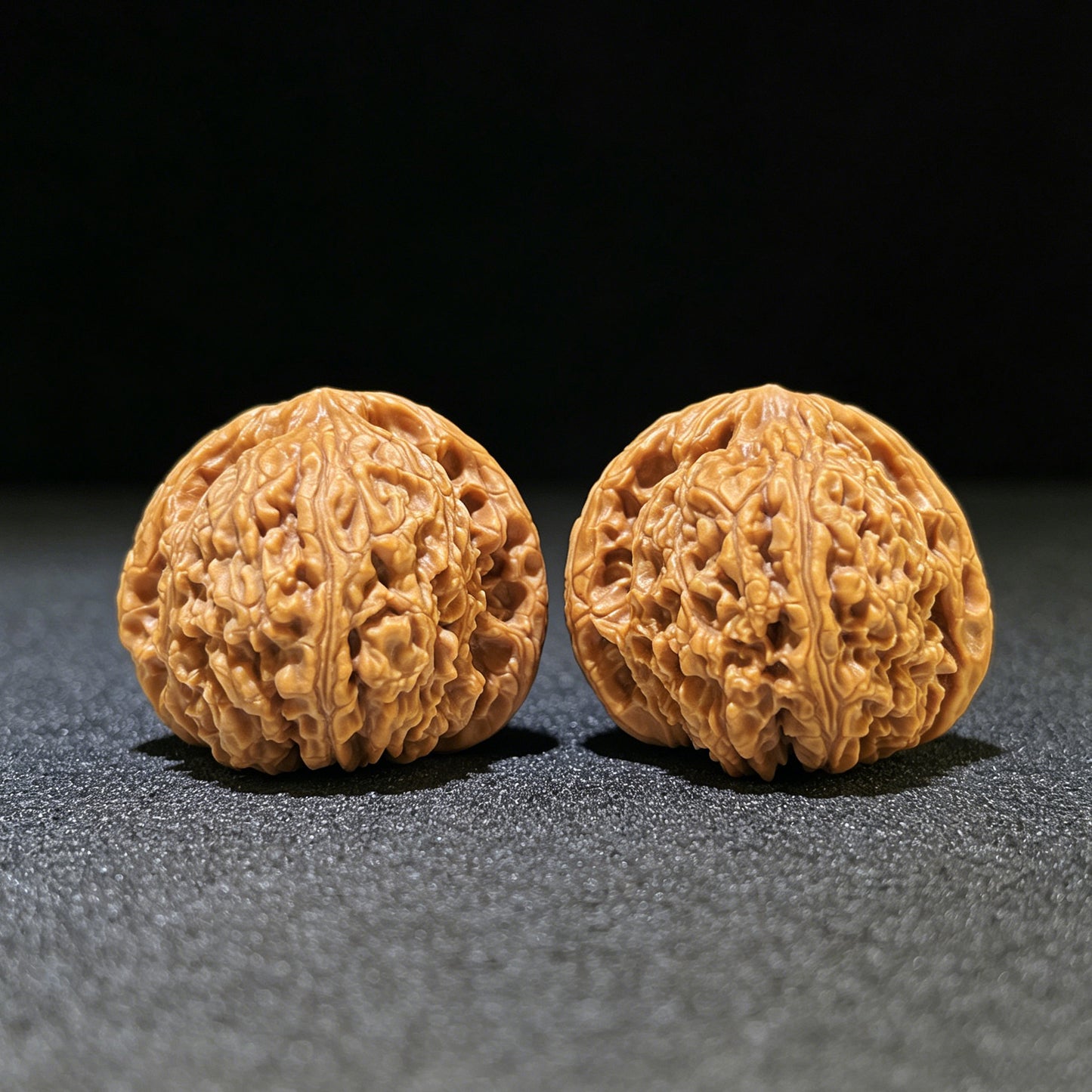 "Nanjiang Stone" Nanjiangshi Wenwan Walnuts Pair | 42.0mm x 43.0mm | NJS-1103