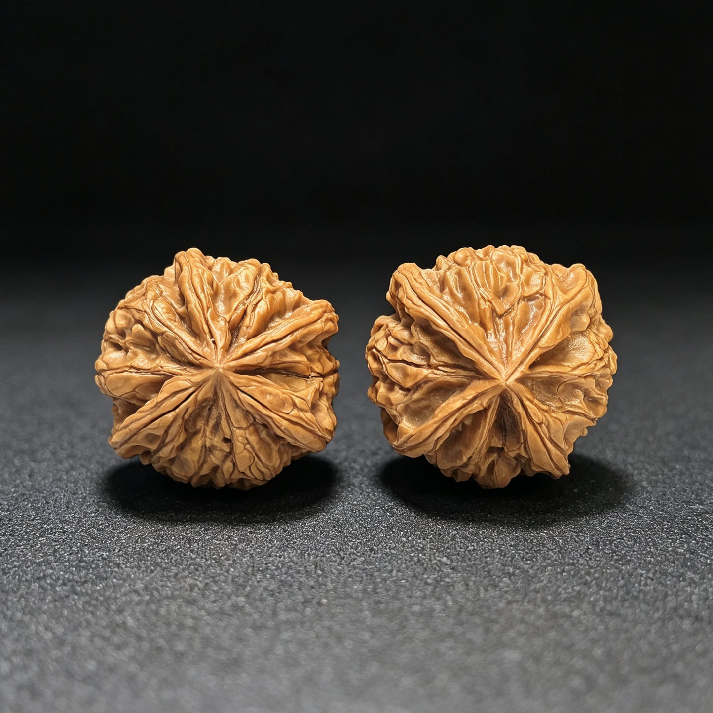 "Imperial Jade Seal X-Men" Yuxi Sileng X-Zhanjing Four-Ribbed Wenwan Walnuts Pair | 36.0mm x 36.0mm | YSFN-C226E