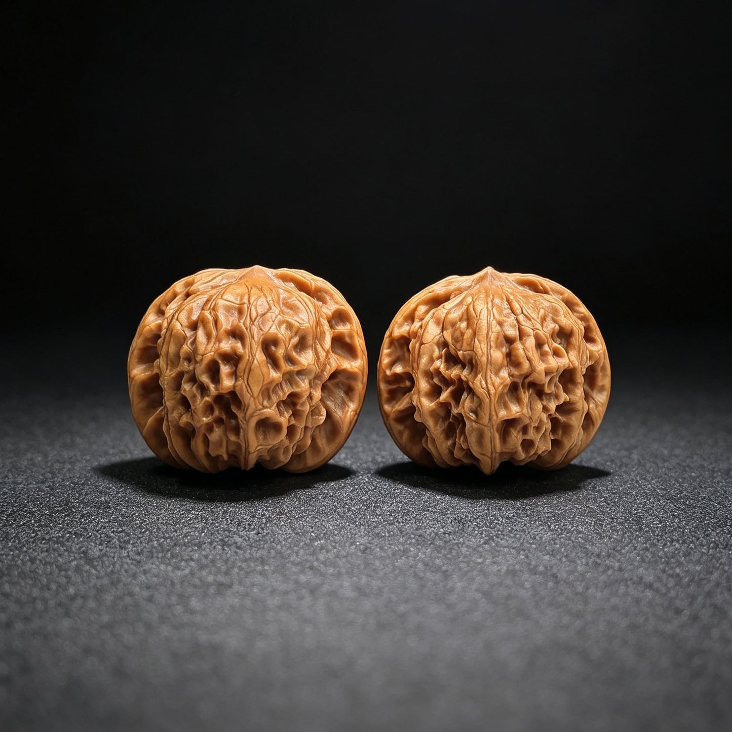 "Porcelain Doll" Ciwawa CWW-17B4C Low-Profile Wenwan Walnuts Pair | 38.0mm x 37.0mm | CWW-17B4C