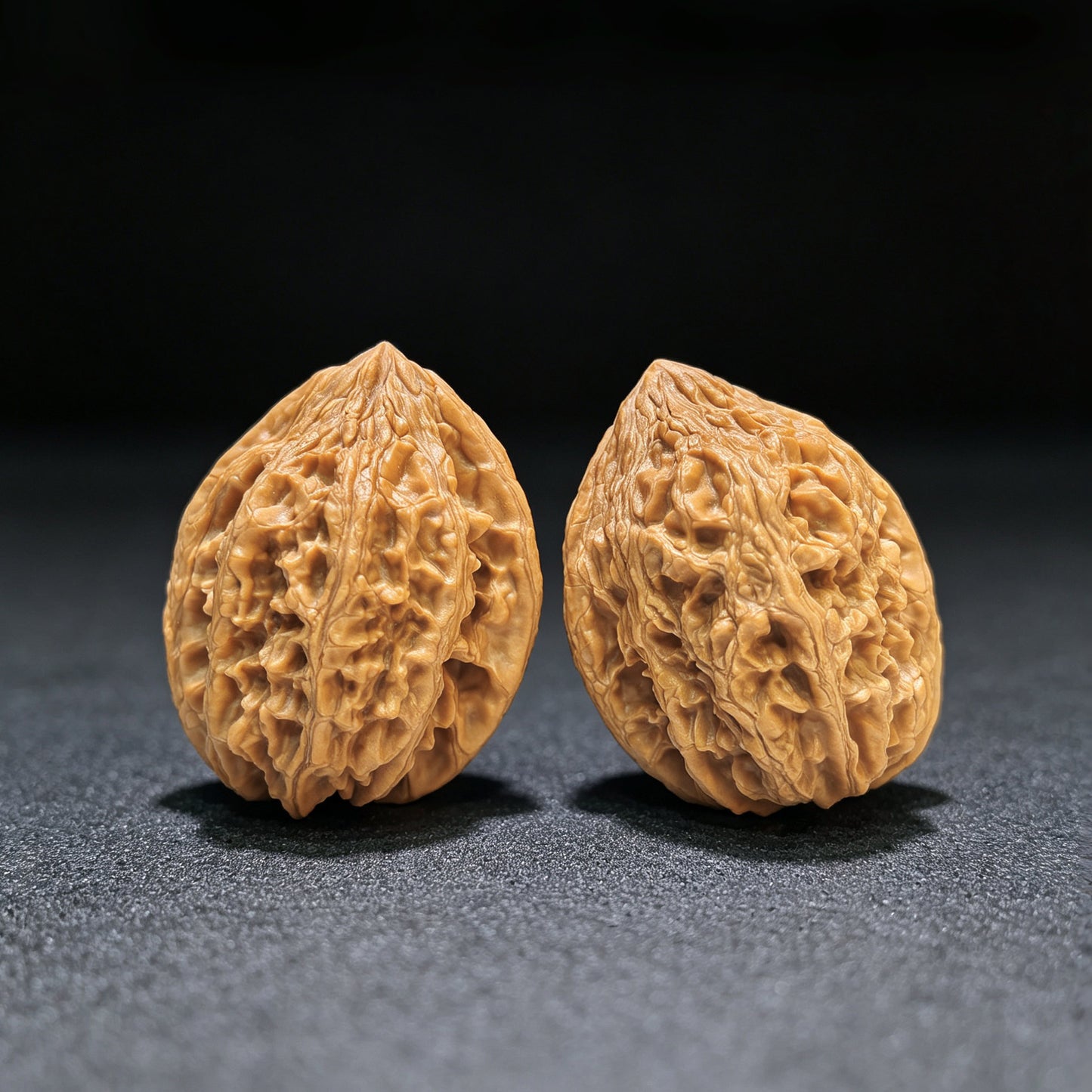 "Dagu Stone" Dagushi DGS-1602 Classic Wenwan Walnuts Pair | 40.0mm x 40.0mm | DGS-1602