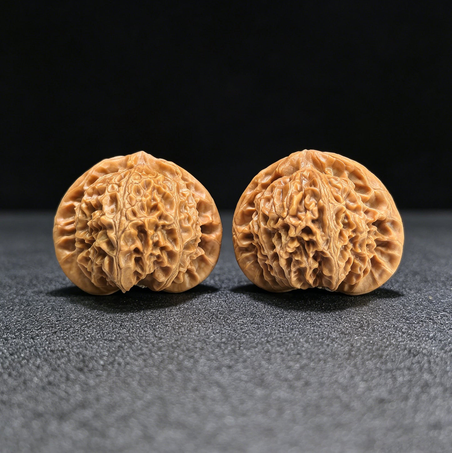 "Palace Lantern" Gongdeng Wenwan Walnuts Pair | 40.0mm x 35.0mm | GD-1405