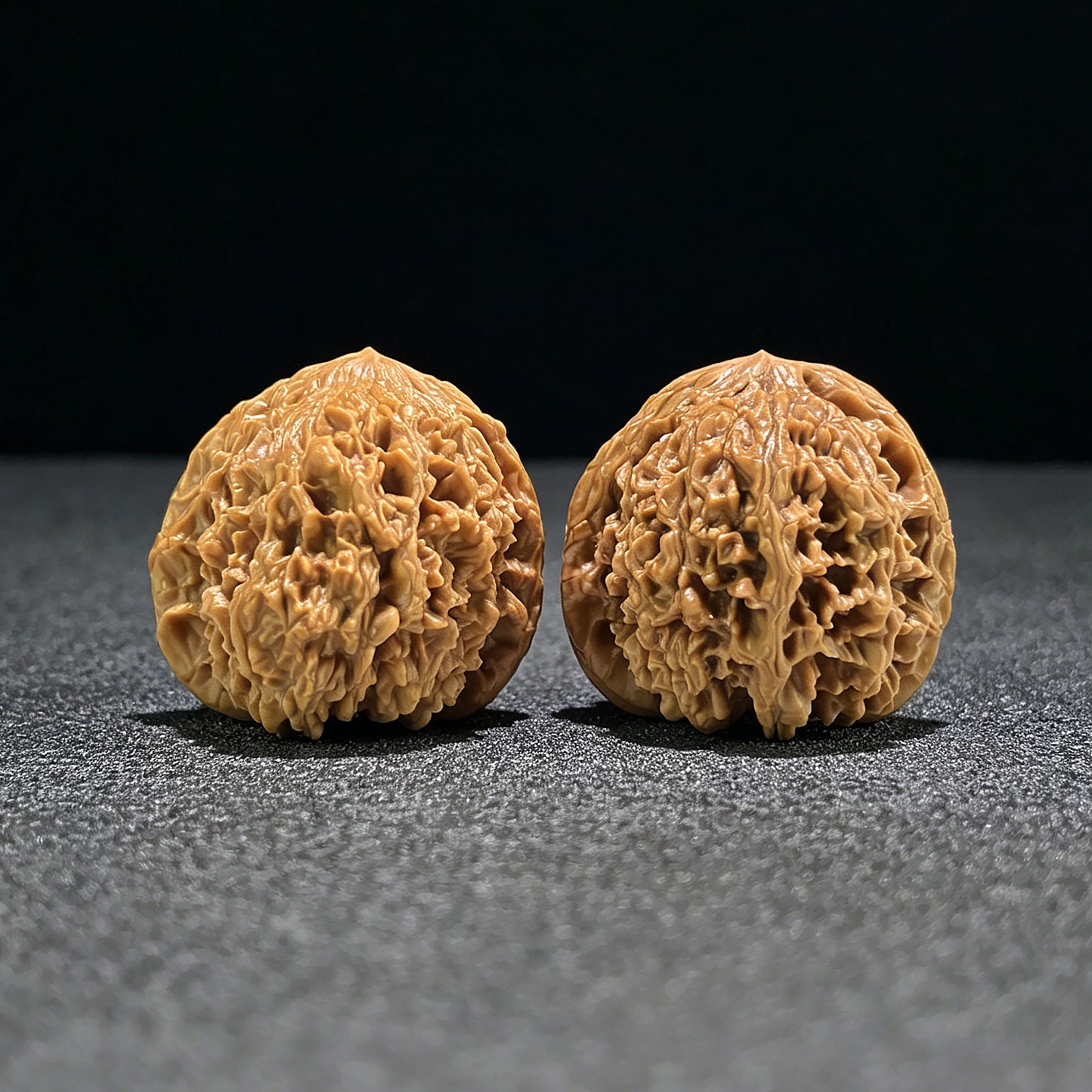 The "Starry Sky" (Man Tian Xing) Full-Bellied Giant Pair | 40.0mm x 41.0mm | MTX-903
