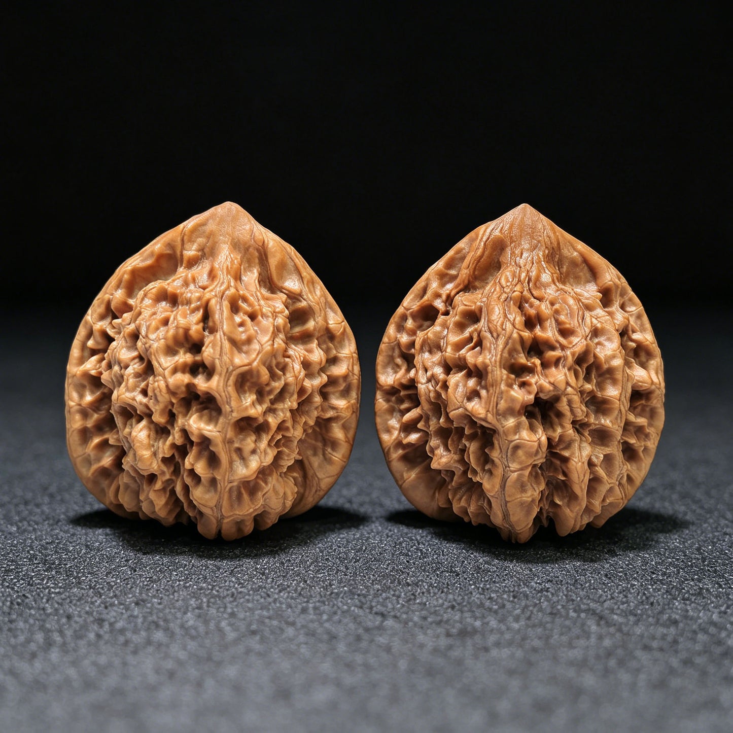 "Kylin-Pattern Peach Heart Concave Base" Qilinwen Taoxin Aodi Wenwan Walnuts (Pair) | 47.0mm x 42.0mm | Stock ID: QLW-1552C