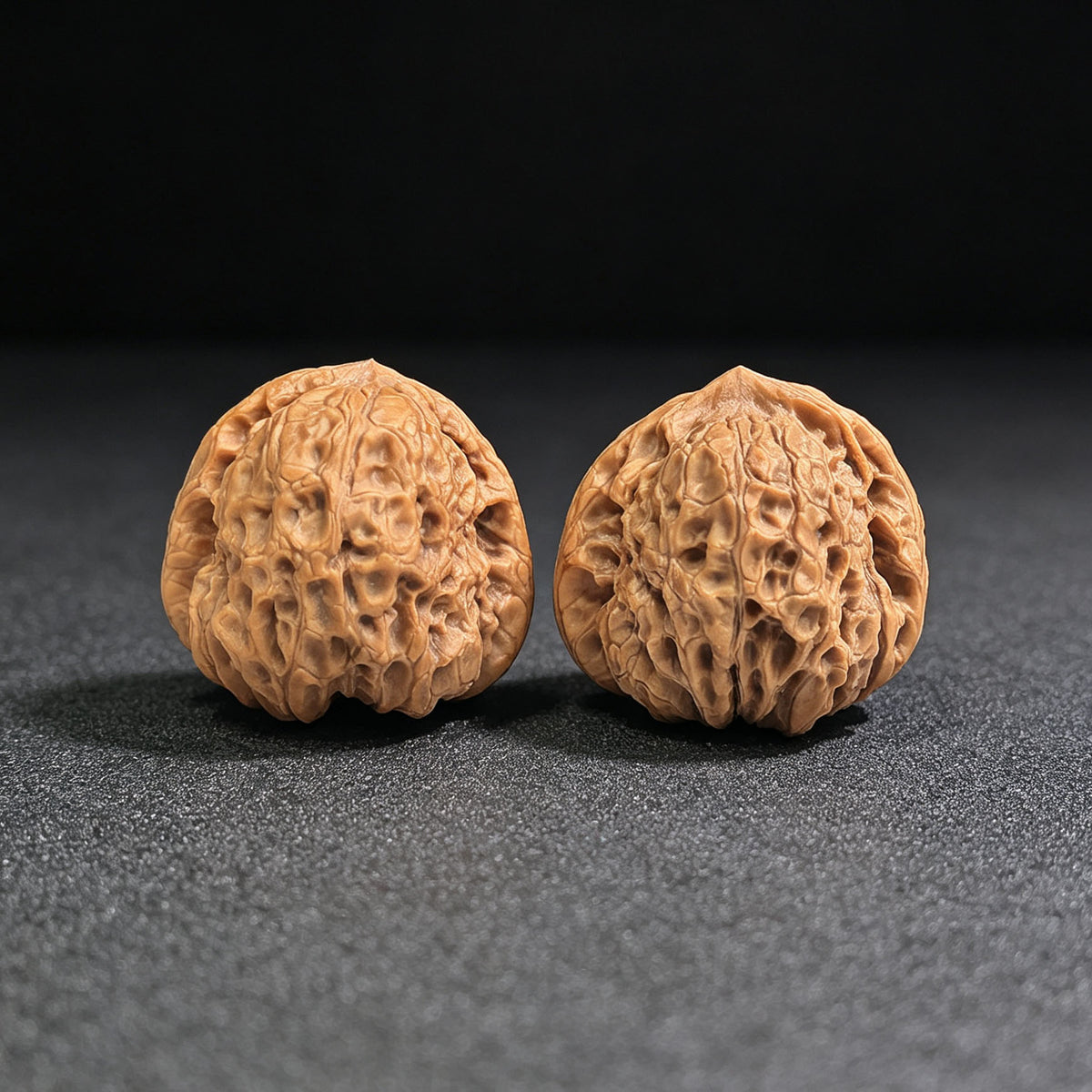 Compact Round-Bodied “Da Tuanyuan” Wenwan Walnut Pair — 39.0mm x 37.0mm | DTY-SY1H8