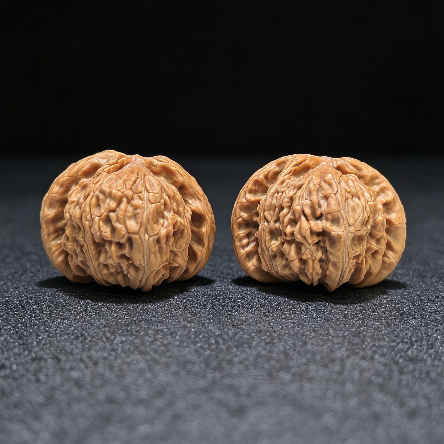 "White Lion" Baishizi Wenwan Walnuts (Pair) | 46.0mm x 43.0mm | Stock ID: BSJ-1553C