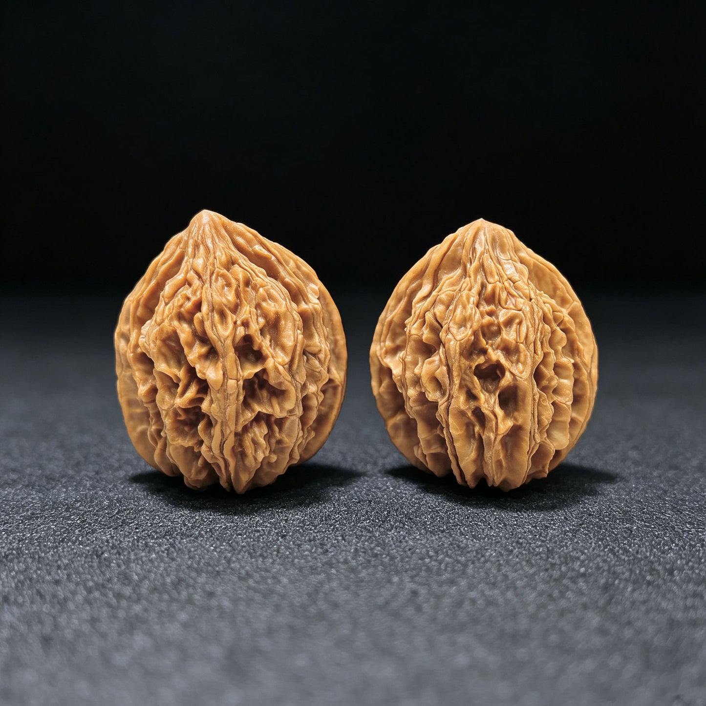 "Reaching Heaven Eight" Tongtianba TTB-1601 Classic Wenwan Walnuts Pair | 36.0mm x 35.0mm | TTB-1601