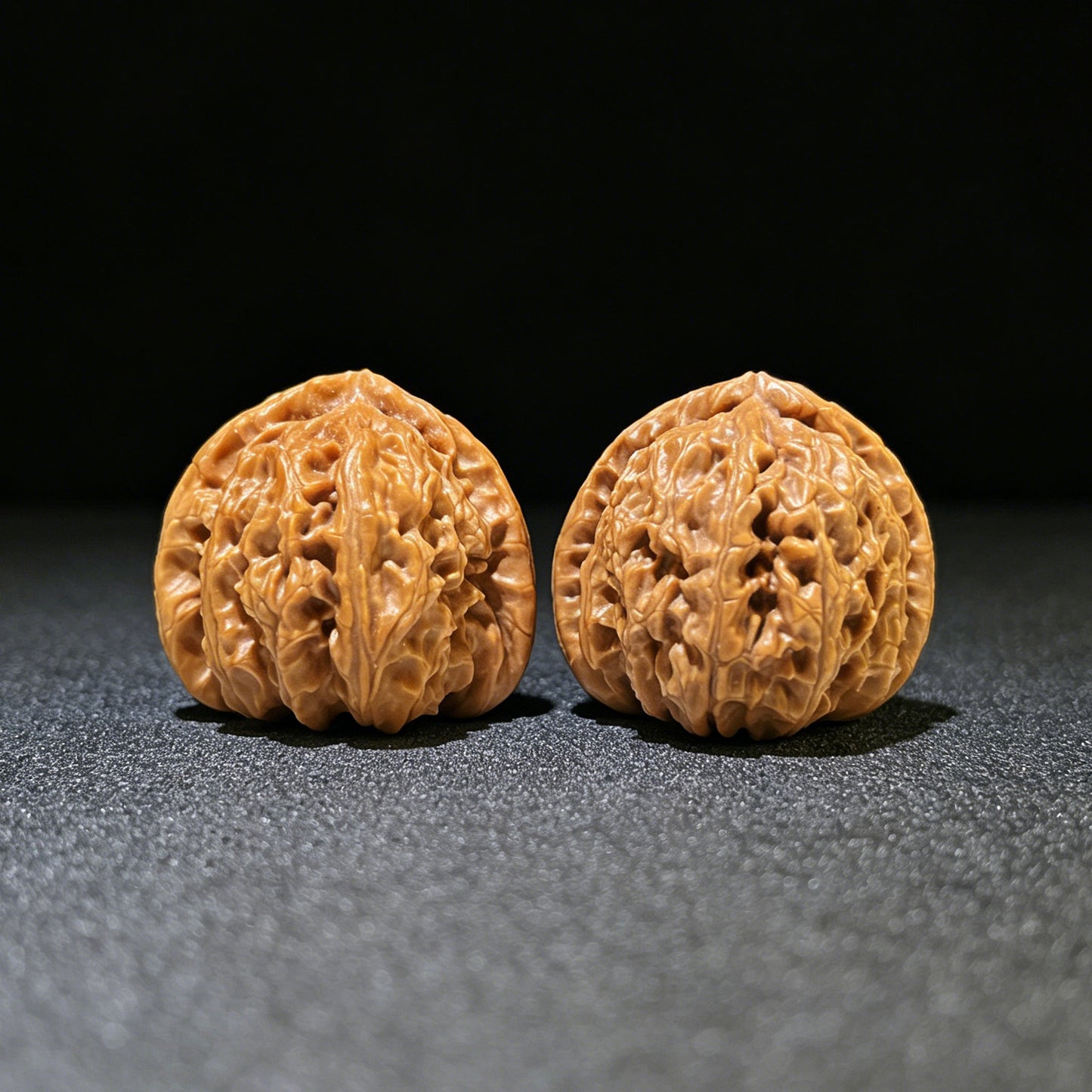 "Three-Ribbed White Lion Head Pocket Size" San Leng Bai Shishi Wenwan Walnuts Pair | 34.0mm x 33.0mm | SJBSZ-1103