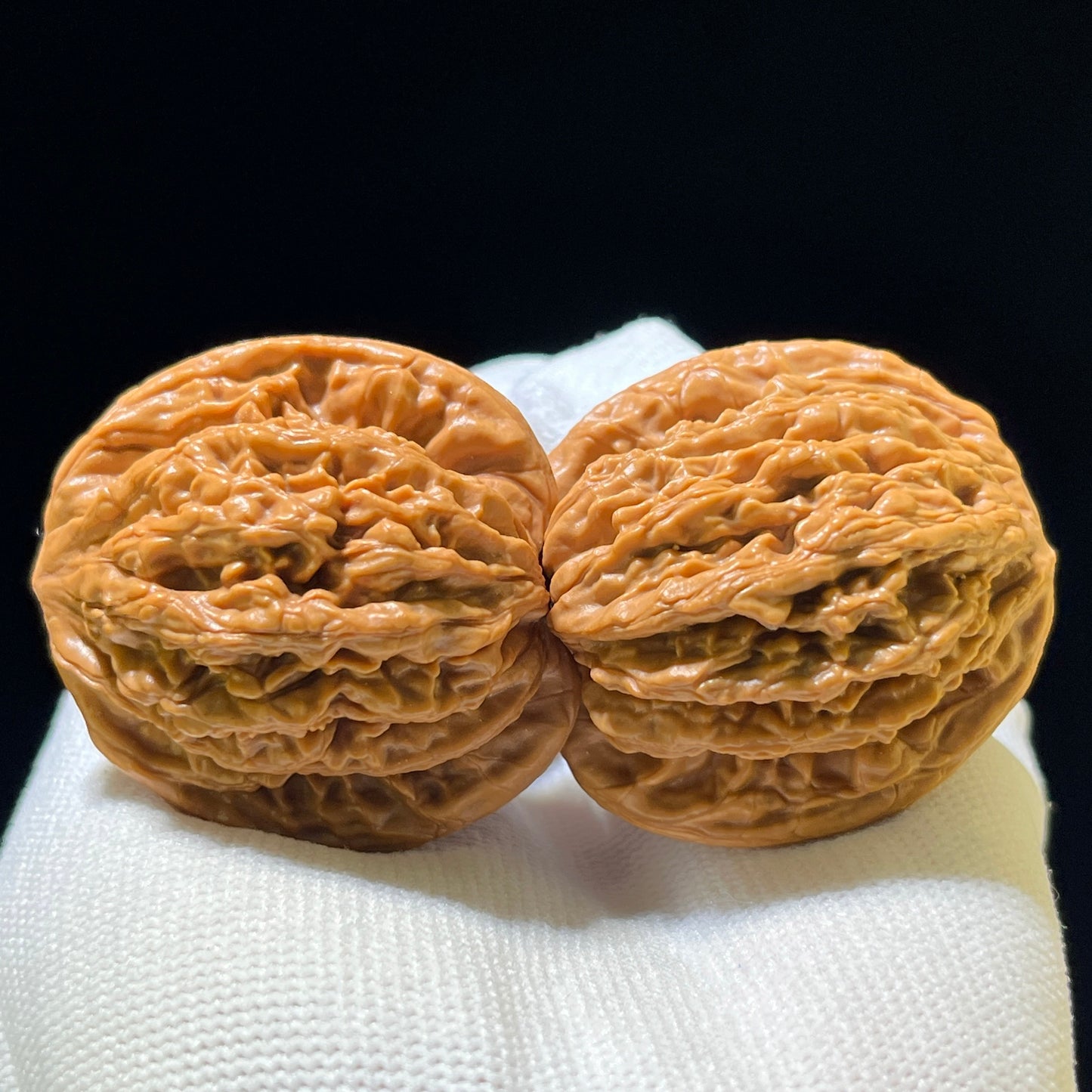 "Wheat Ear Tiger Head" Maisui Hutou Wenwan Walnuts (Pair) | 36.0mm x 39.0mm | Stock ID: MSHT-1107