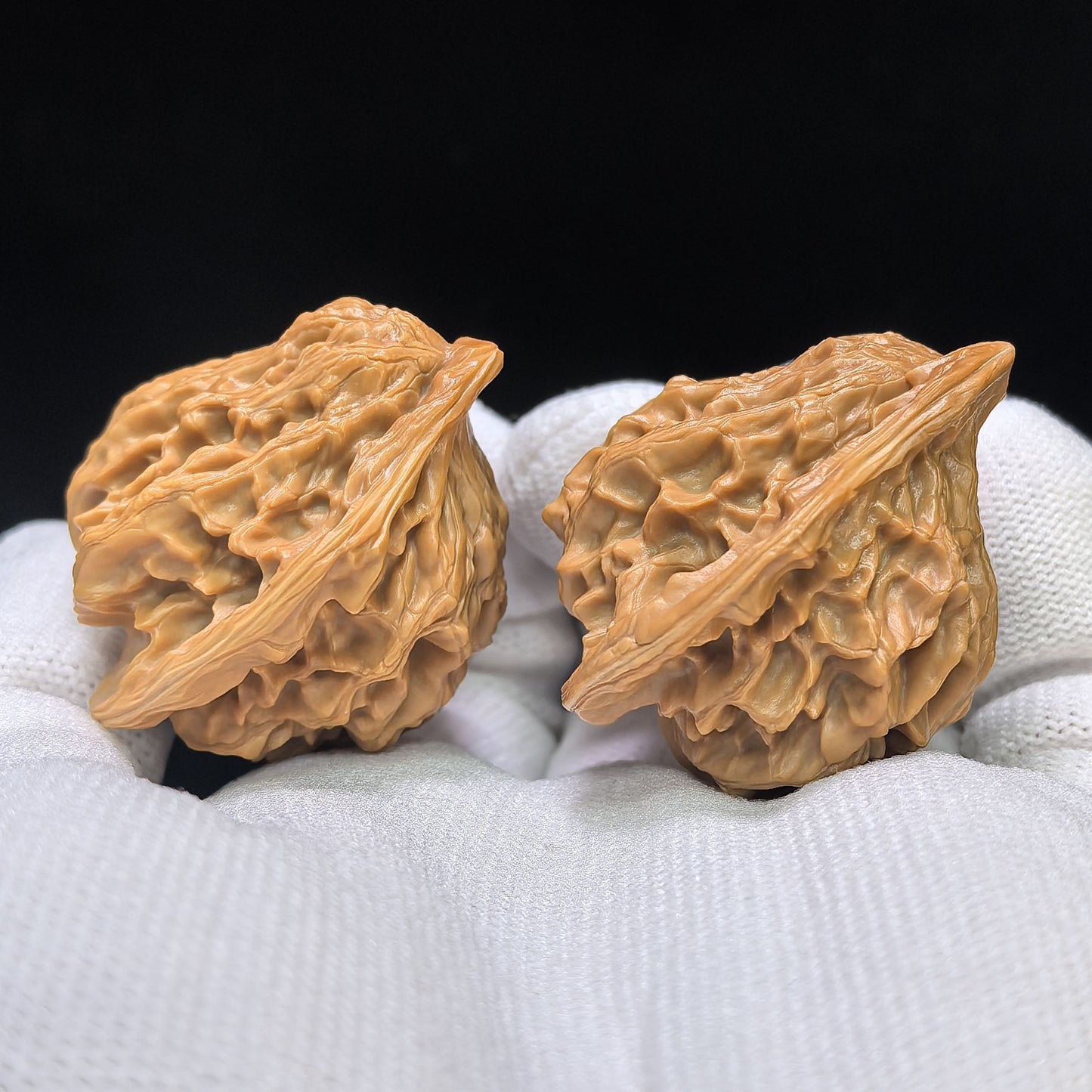 "Little Bird" Xiaoniao Wenwan Walnuts Pair | 34.0mm x 33.0mm | YL-01SY