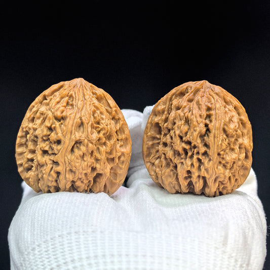 "Tri-Rib Nanjiangshi" Dreiseitige Nanjiangshi Wenwan Walnüsse (Paar) | 41,0 mm x 40,0 mm | Artikelnummer: NJS-1505C