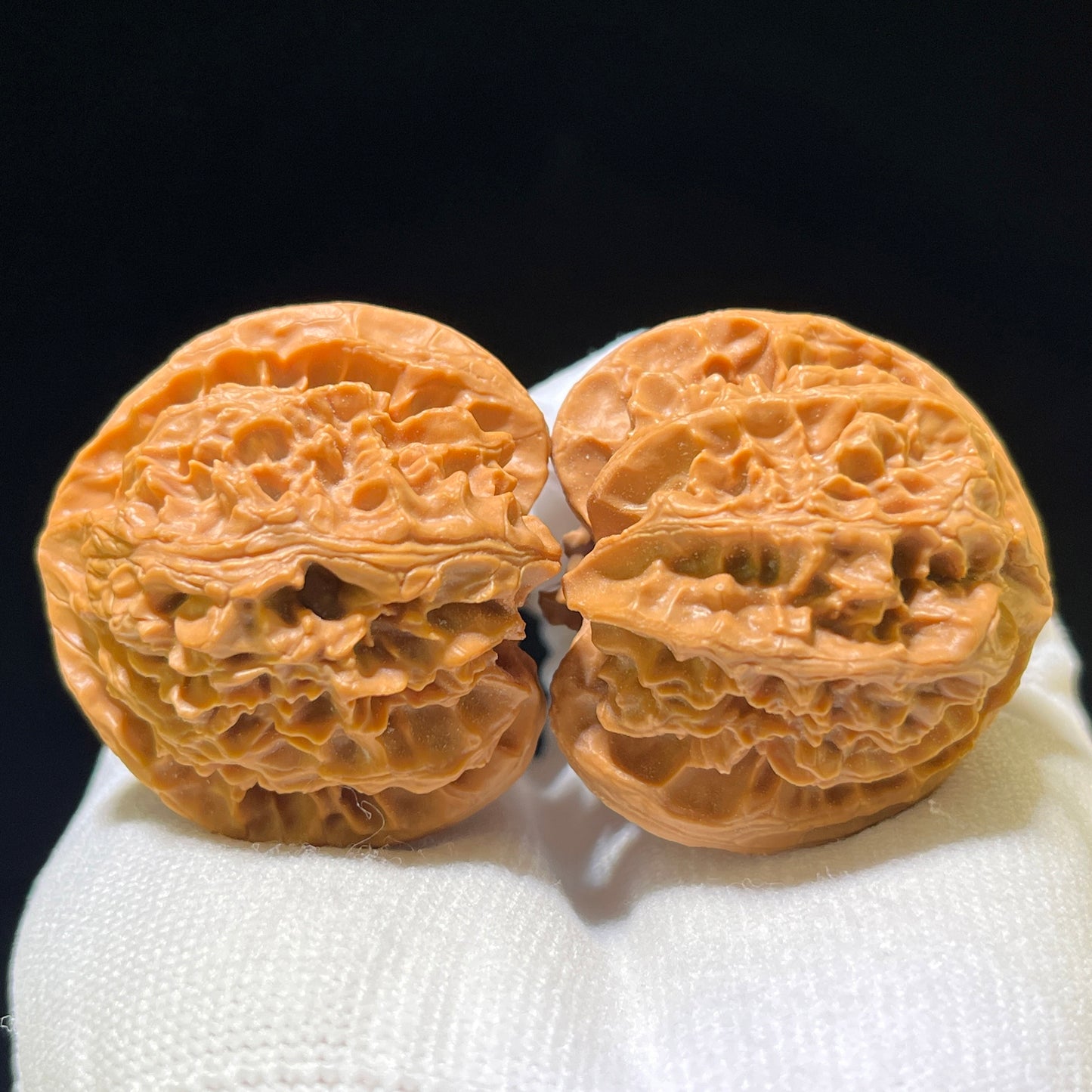 The "Concave Base Apple Orchard" (Ao Di Pingguoyuan) Premium Low-Profile Pair | 41.0mm x 39.0mm | Classic Ingot Posture | ADPGY-1101