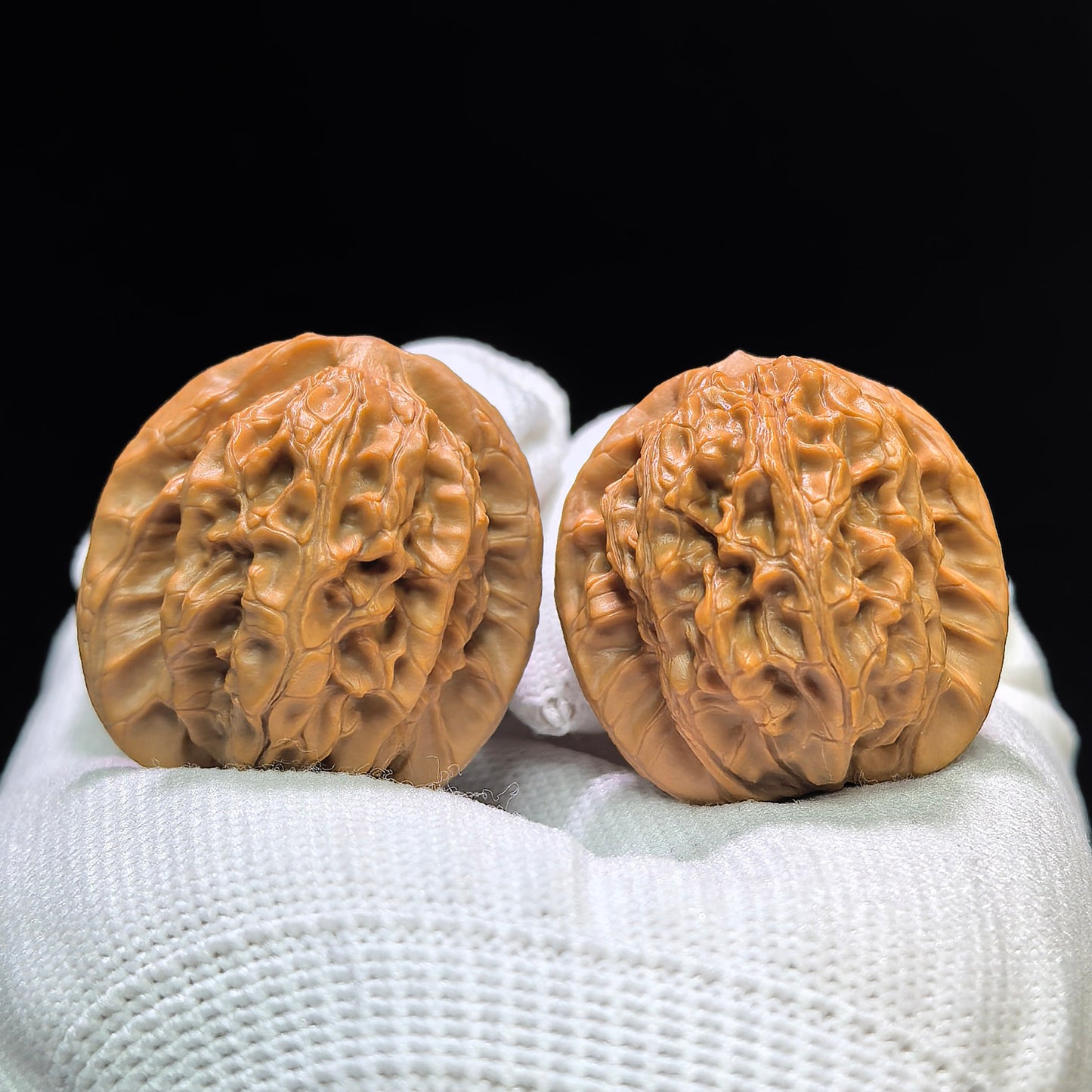 "Mini Nuwa Stone" Xiuzhen Nüwashi XZNWS-1601 Low-Profile Pocket Wenwan Walnuts Pair | 32.0mm x 31.0mm | XZNWS-1601