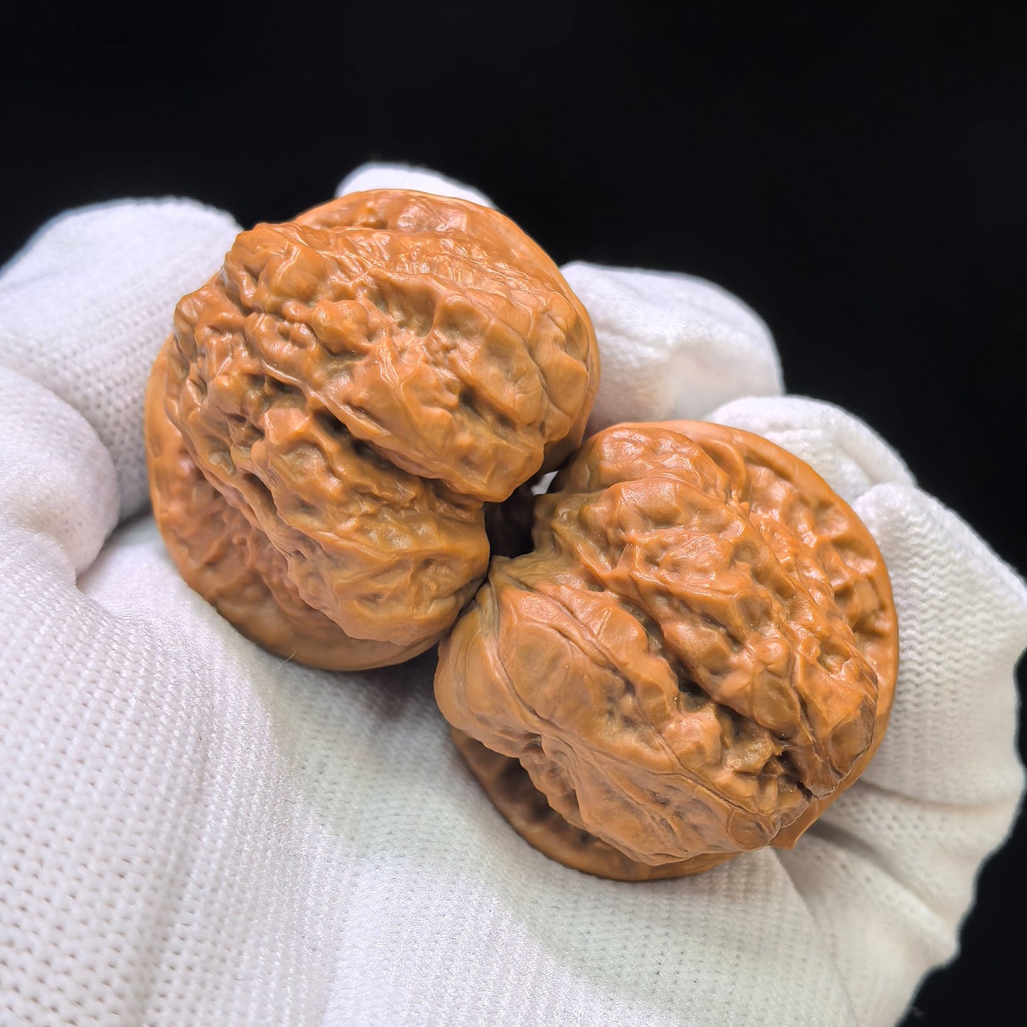 "Toad Head Hawk-Beak Vulture" (Hamatou Yingzui Zuoshandiao) Scholar Walnuts Pair | 37.0mm x 41.0mm | Inverse Deep-Belly Profile | Singularities Grade Masterpiece | Stock ID: HMTYZZSD-CG202E