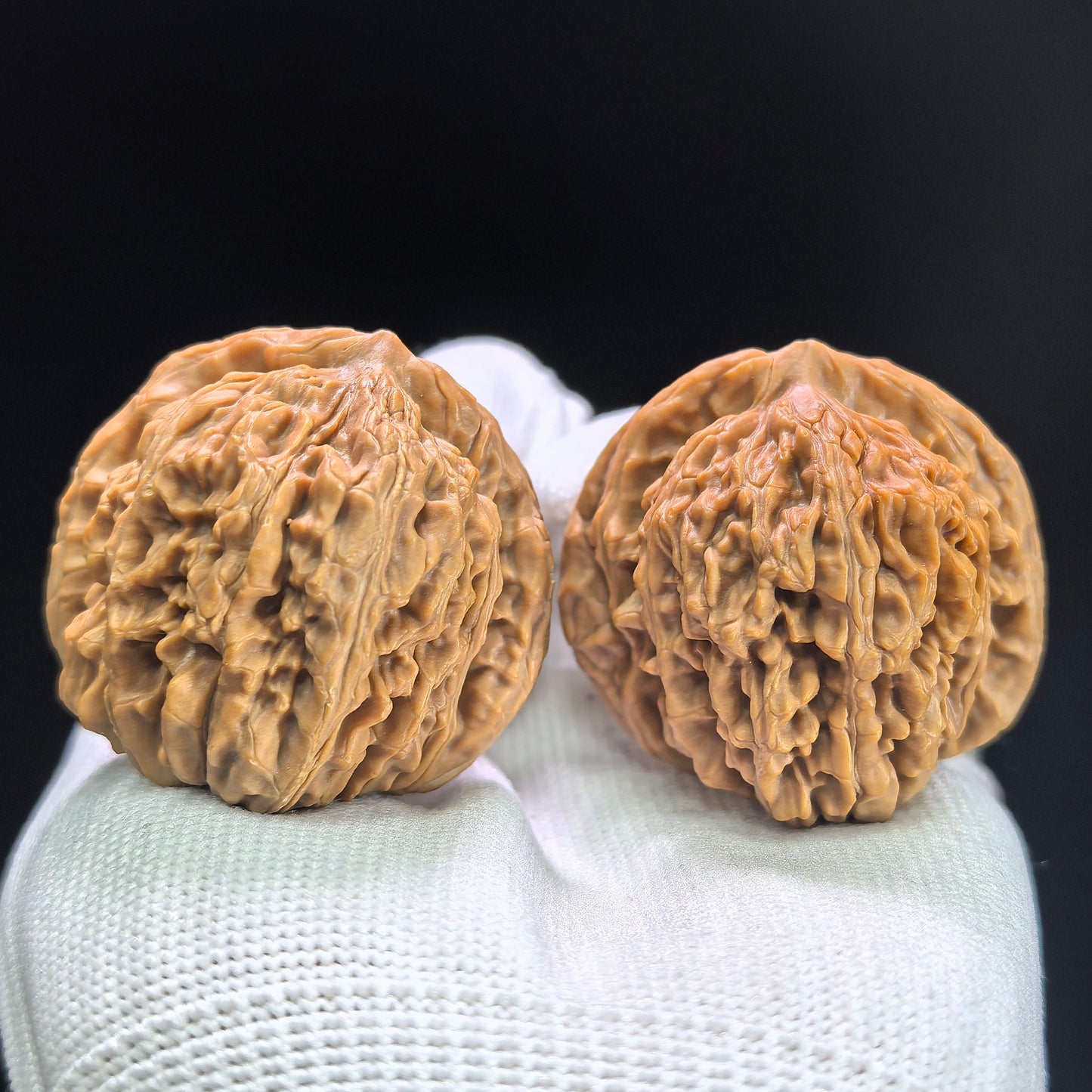 "Four-Tower Pavilion Lionhead" Sizouloutou SZL-1408 Low-Profile Wenwan Walnuts Pair | 40.0mm x 34.0mm | SZL-1408