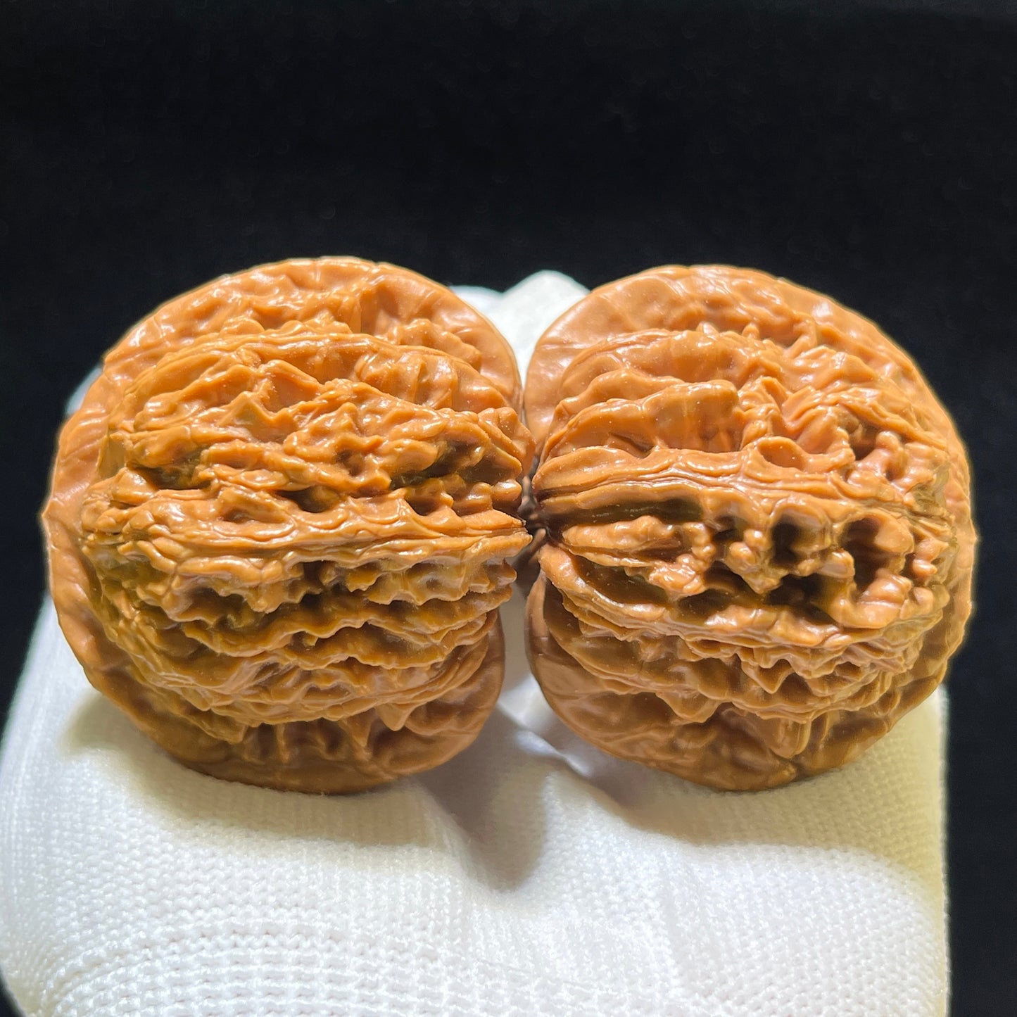 "Four Towers" Sizuolou Lion Head Wenwan Walnuts Pair | 44.0mm x 41.0mm | SZL-1107