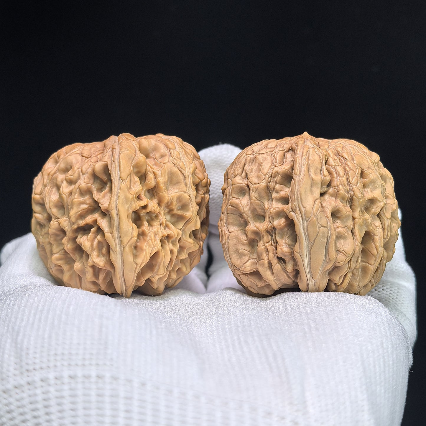 "Stone Door-Knocker Hawk Beak" Mendun Yinggouzui Wenwan Walnuts Pair | 41.0mm x 43.0mm | MD-1403