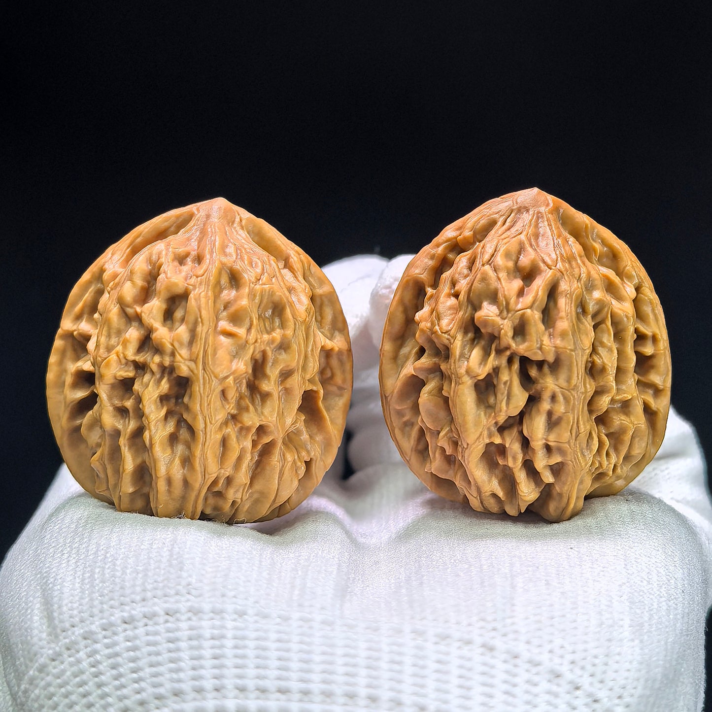 "Beijing Chicken Heart" Beijing Jixin Wenwan Walnuts Pair | 37.0mm x 35.0mm | BJJX-1401