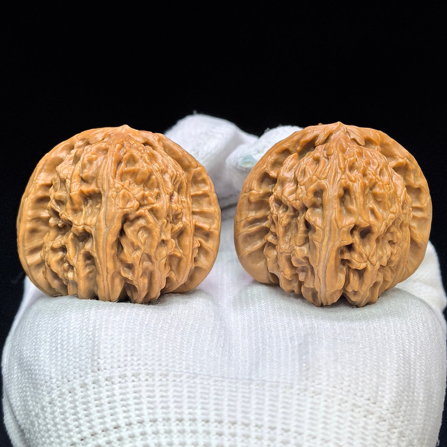 "Spherical White Lionhead" Qiuxing Baishizi QXBSJ-1504C Low-Profile Wenwan Walnuts Pair | 39.0mm x 40.0mm | QXBSJ-1504C