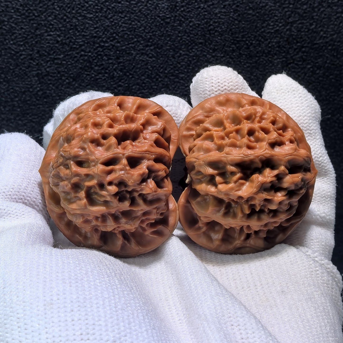 The "Palace Lantern" (Gong Deng) Pair | Boutique Grade | 43.0mm x 39.0mm x 37.0mm | GD-401C