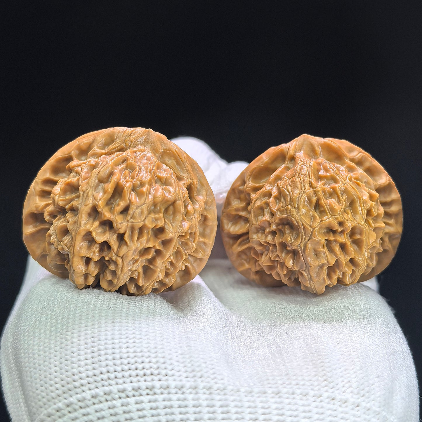 "Palace Lantern" Gongdeng Wenwan Walnuts Pair | 40.0mm x 35.0mm | GD-1405