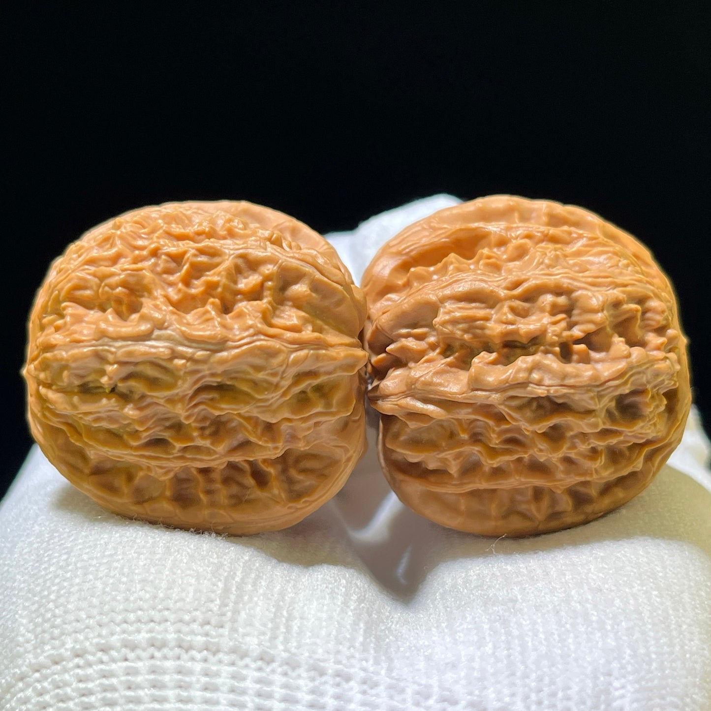 White Lion Head (Bai Shi Zi) Scholar Walnuts Pair | 36.0mm x 38.0mm | Compact Deep-Belly Format | Stock ID: BSZ-1103