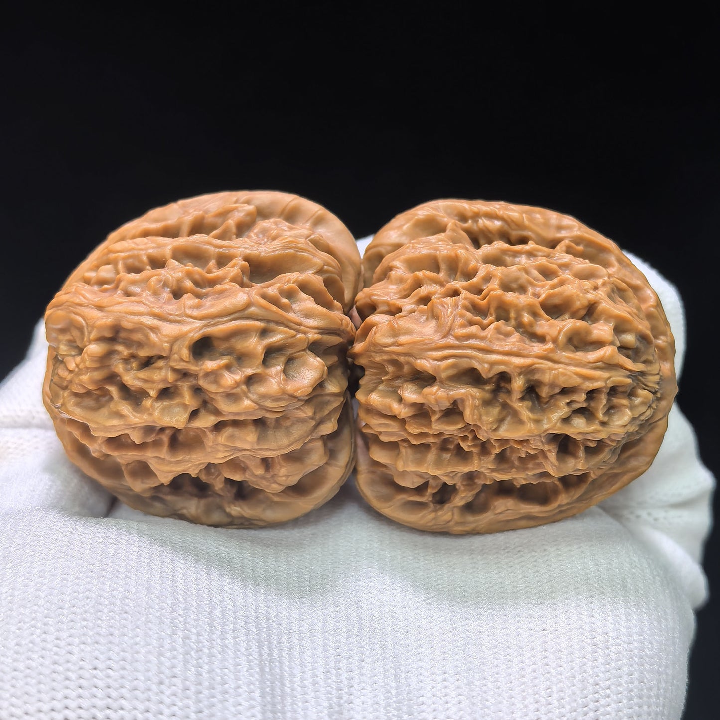 "Nanjiang Stone Red Shell" Nanjiangshi Hongke Wenwan Walnuts Pair | 41.0mm x 43.0mm | NJS-1511C